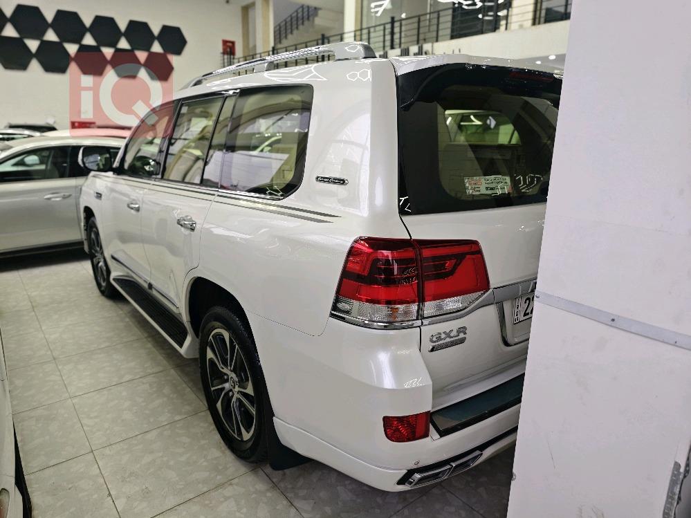 تويوتا لاندكروزر